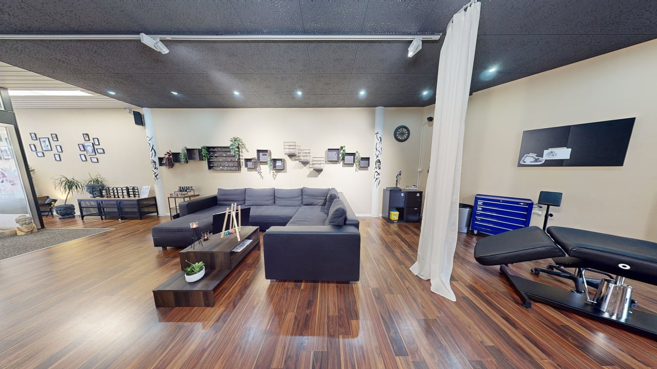 3D-Rundgang eines Studios mit Loungebereich